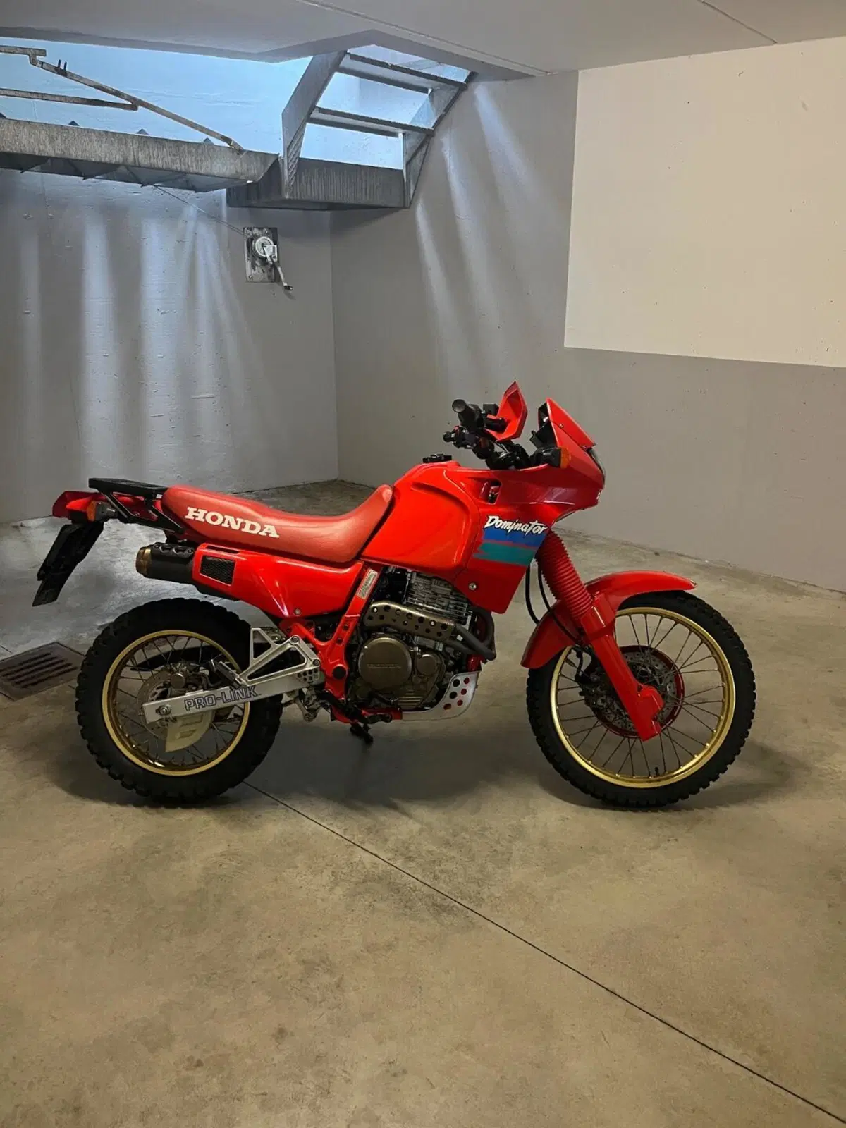 Honda NX650 Dominator (2)