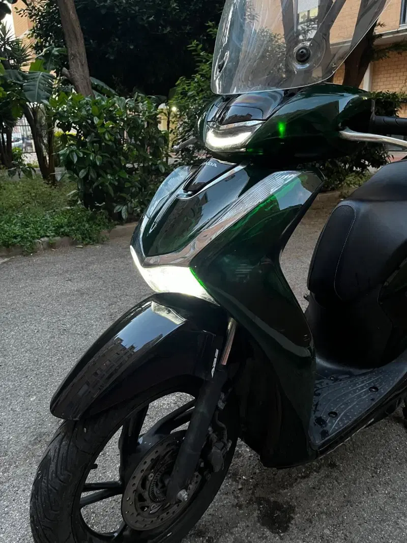 Honda SH 125i Vetro (2024 - 25) (2)