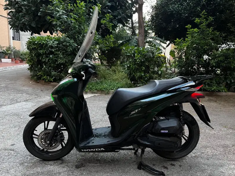 Honda SH 125i Vetro (2024 - 25) (3)