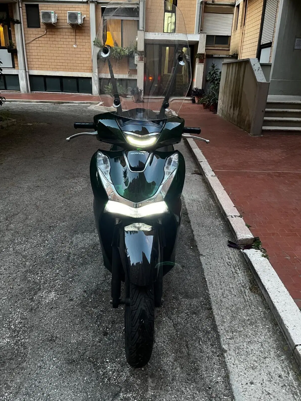 Honda SH 125i Vetro (2024 - 25) (5)