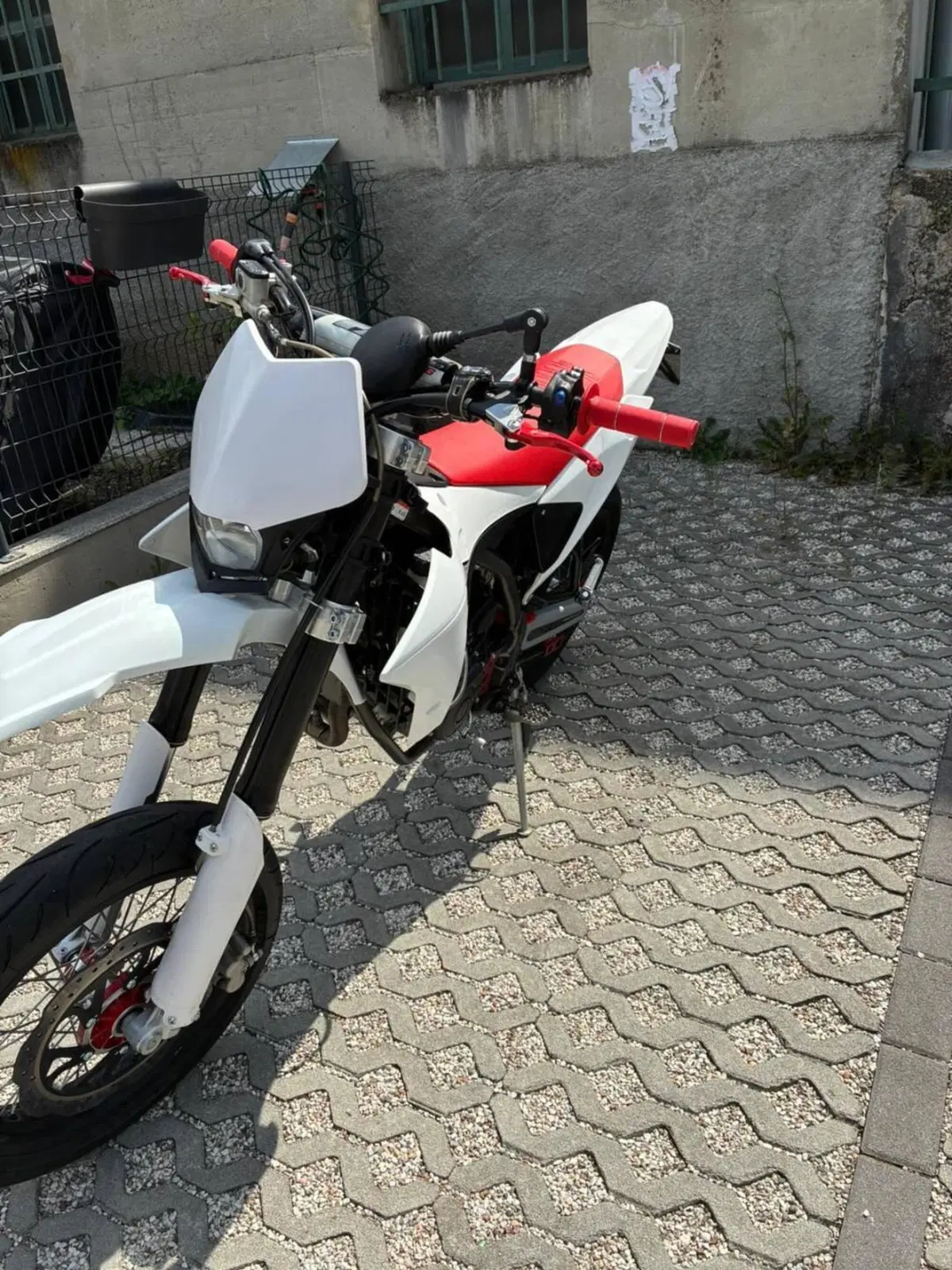 Fantic Motor XMF 125 Motard Performance 4T (2023 - 24) (2)