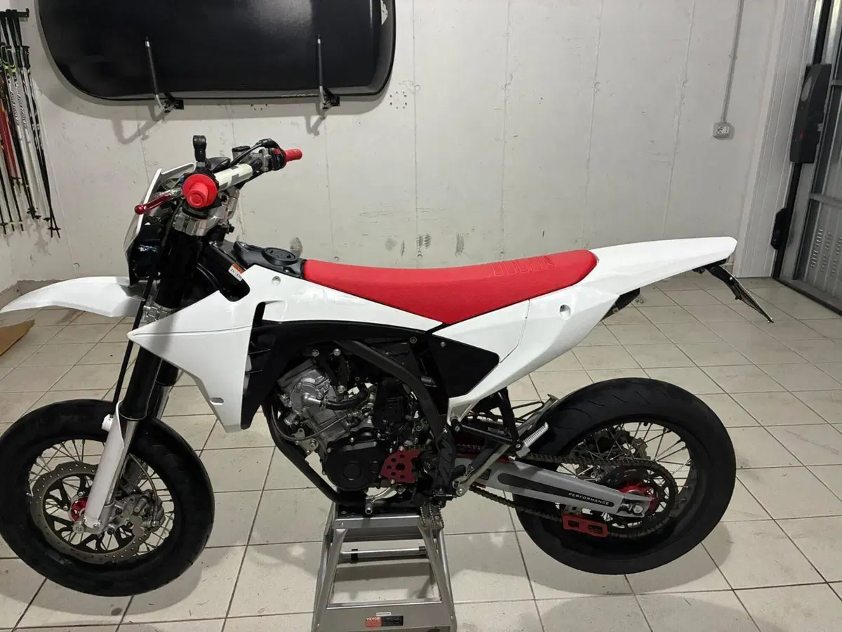 Fantic Motor XMF 125 Motard Performance 4T (2023 - 24) (4)