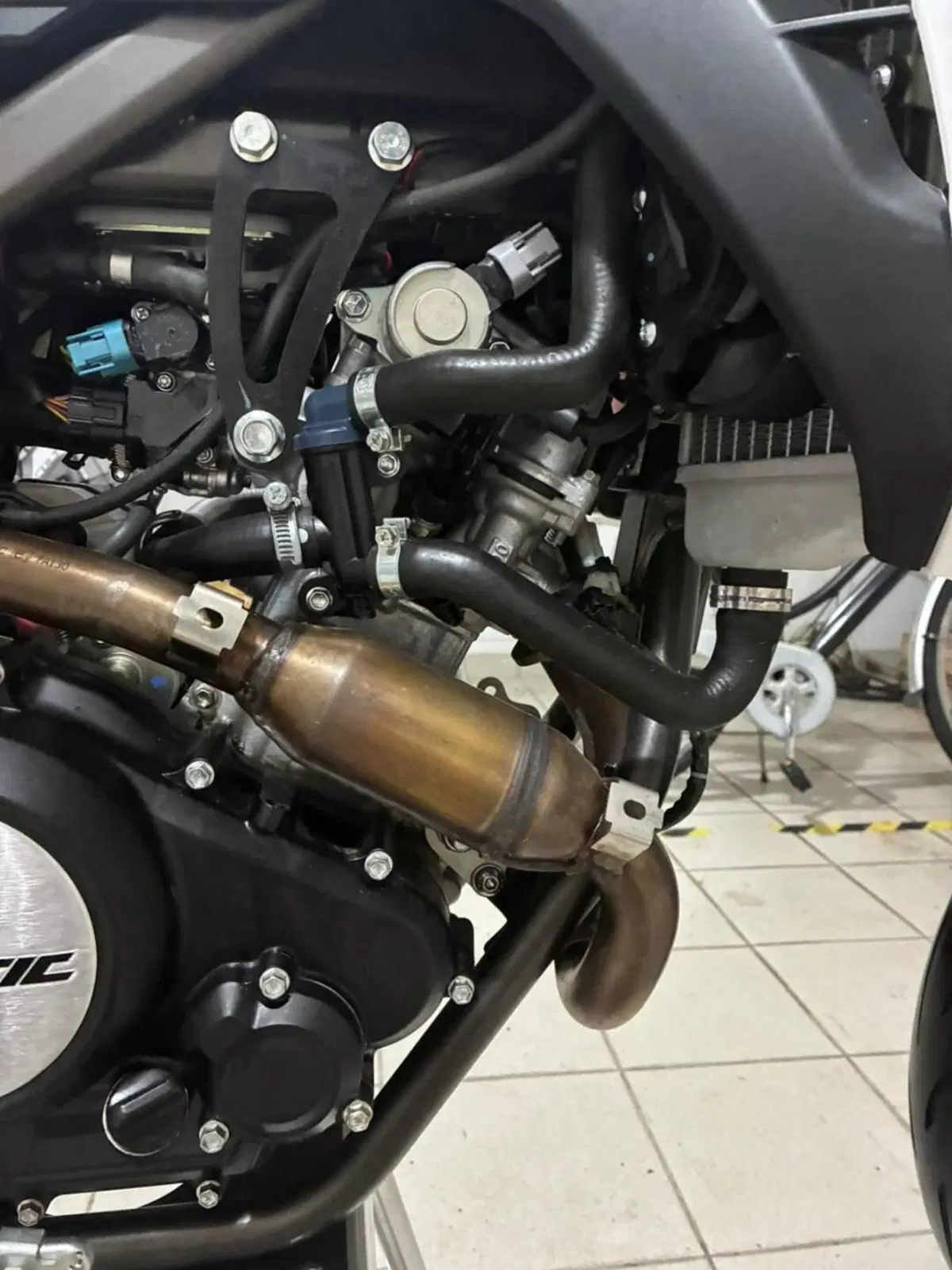Fantic Motor XMF 125 Motard Performance 4T (2023 - 24) (7)