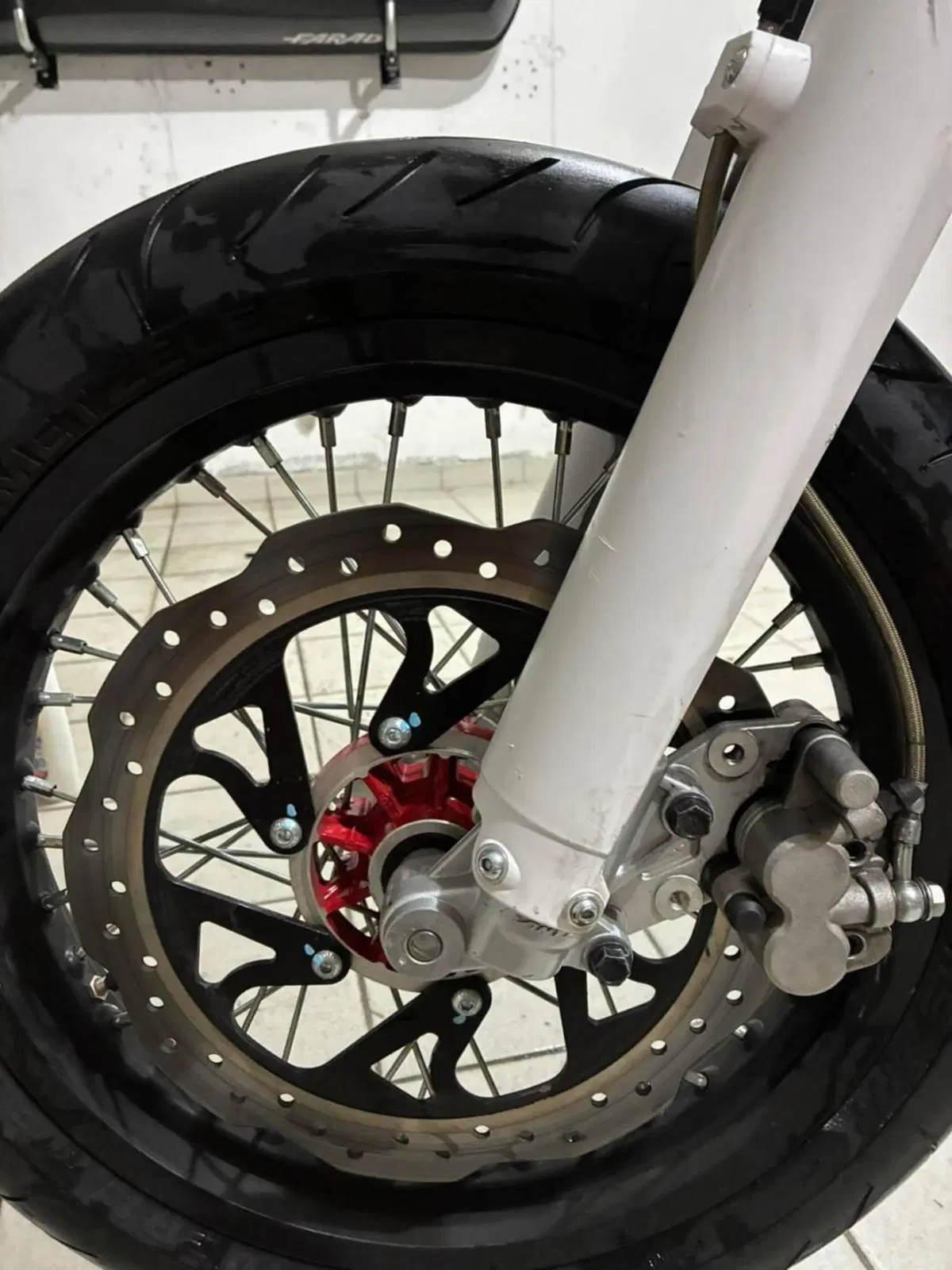 Fantic Motor XMF 125 Motard Performance 4T (2023 - 24) (12)