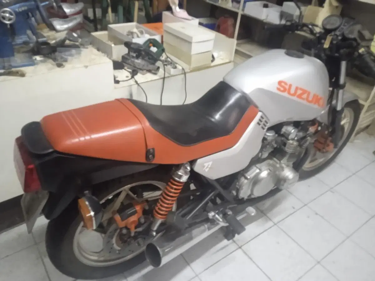 Suzuki katana (3)