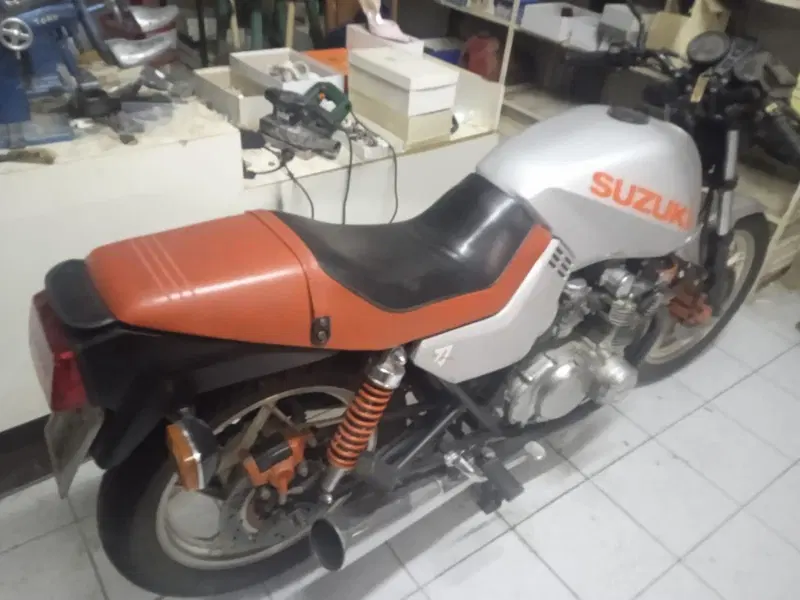 Suzuki katana (3)