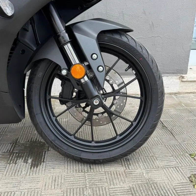 Yamaha YZF R125 (2023 - 26) (4)