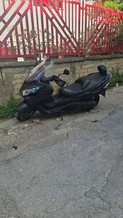 Suzuki Burgman AN 400 Lux (2012 - 16) usata