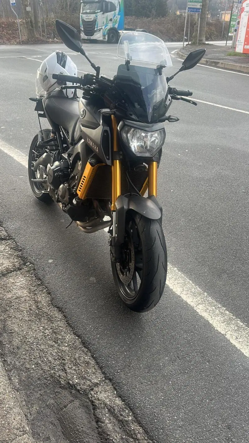 Yamaha MT-09 ABS (2016) (2)