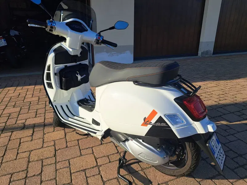 Vespa GTS 300 Super Sport (2023 - 24) (4)