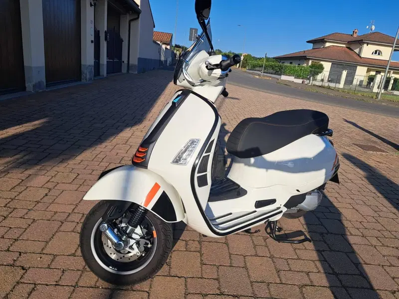 Vespa GTS 300 Super Sport (2023 - 24) (5)