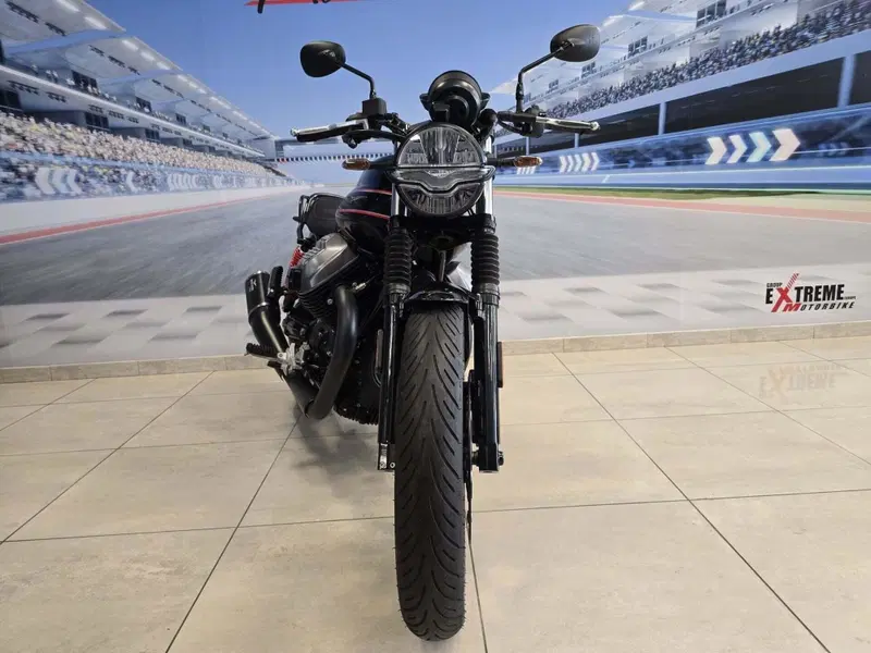 Moto Guzzi V7 Stone Special Edition (2022 - 25) (3)
