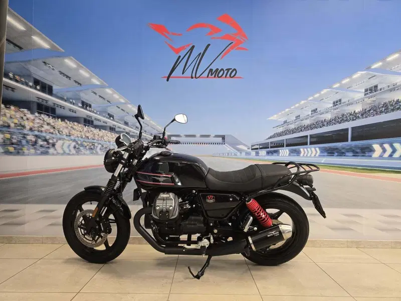 Moto Guzzi V7 Stone Special Edition (2022 - 25) (4)