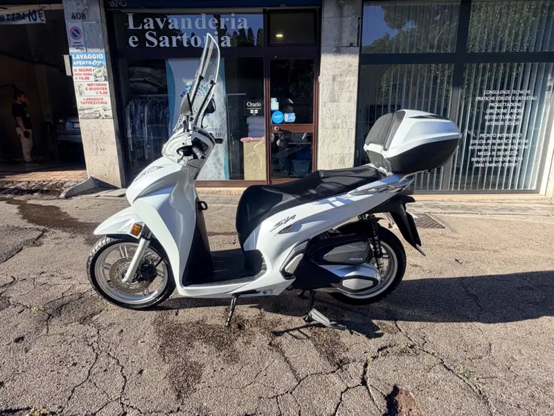 Honda SH 350 (2021 - 24) (6)