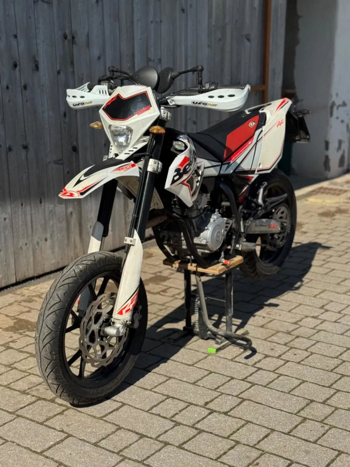 Betamotor RR 125 4T Motard LC (2010 - 17) (3)