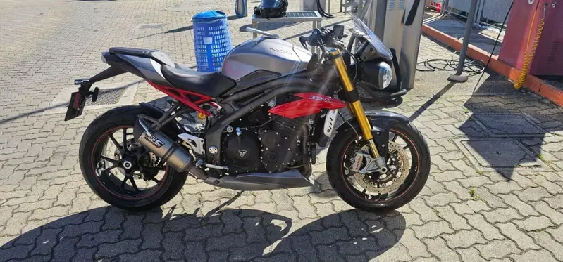 Triumph Speed Triple 1050 R ABS (2016 - 17) (2)