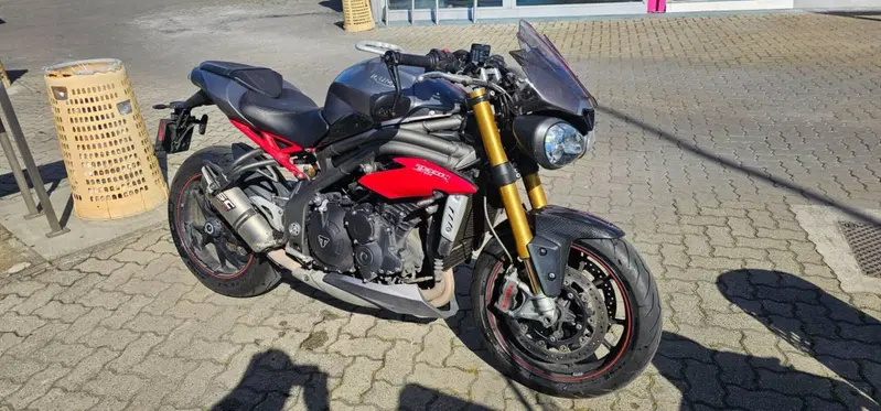 Triumph Speed Triple 1050 R ABS (2016 - 17) (5)