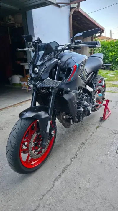 Yamaha MT-09 (2021 - 23) usata
