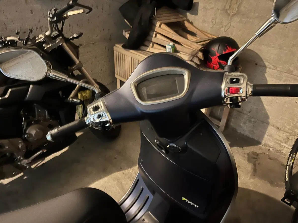 Vespa GTS 300 Supertech Hpe (2021 - 22) (3)