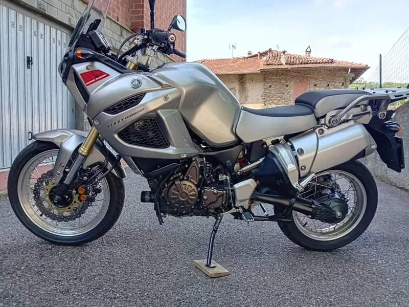 Yamaha XT1200Z Super Ténéré First Edition (2010 - 11) (2)