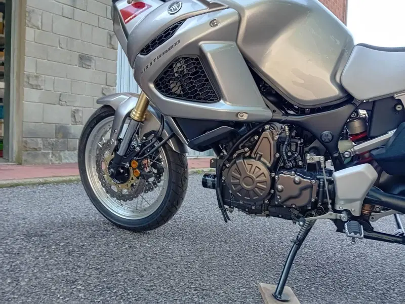 Yamaha XT1200Z Super Ténéré First Edition (2010 - 11) (4)