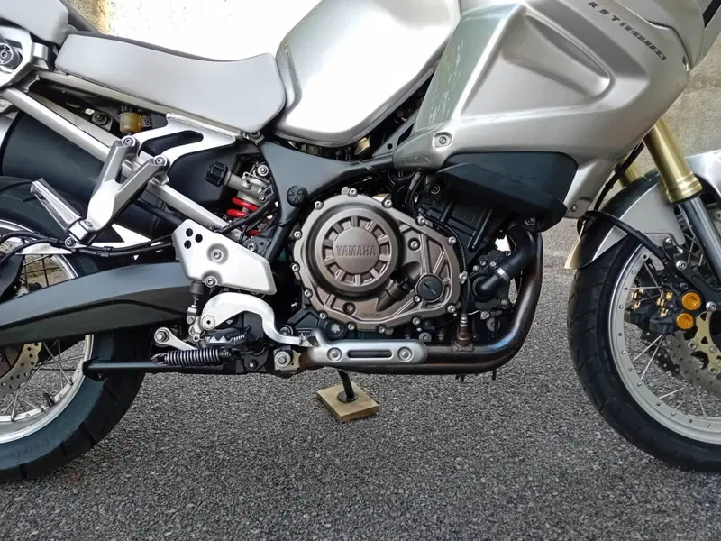Yamaha XT1200Z Super Ténéré First Edition (2010 - 11) (6)