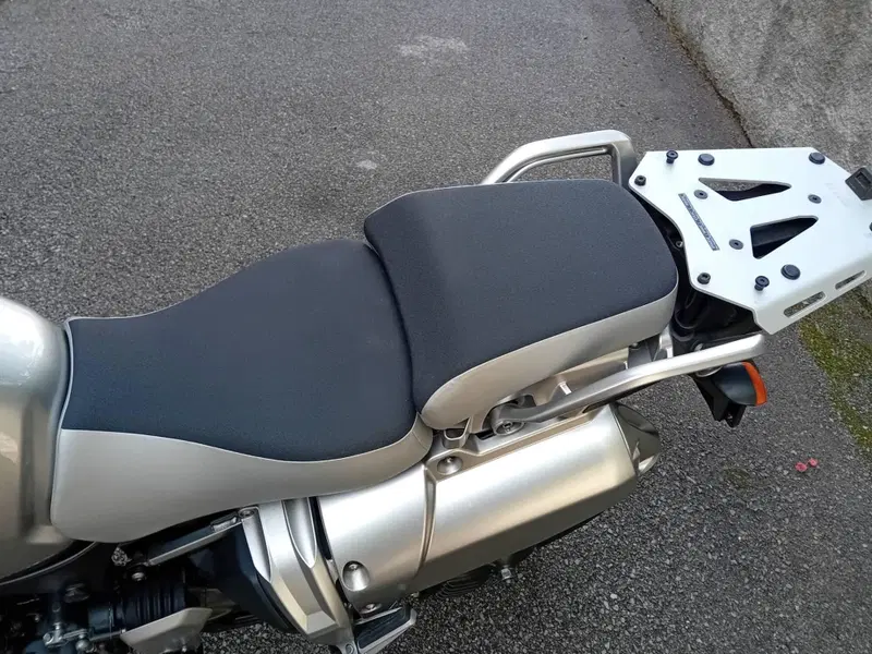 Yamaha XT1200Z Super Ténéré First Edition (2010 - 11) (9)