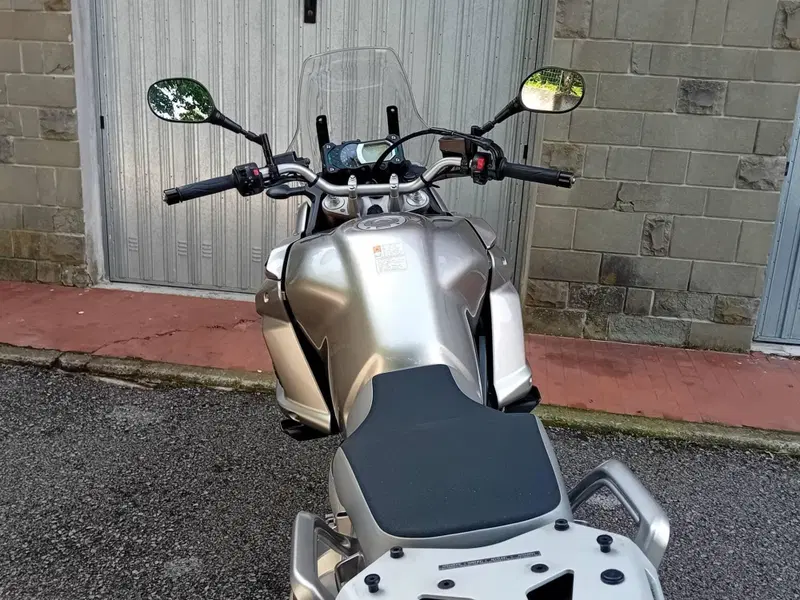 Yamaha XT1200Z Super Ténéré First Edition (2010 - 11) (11)
