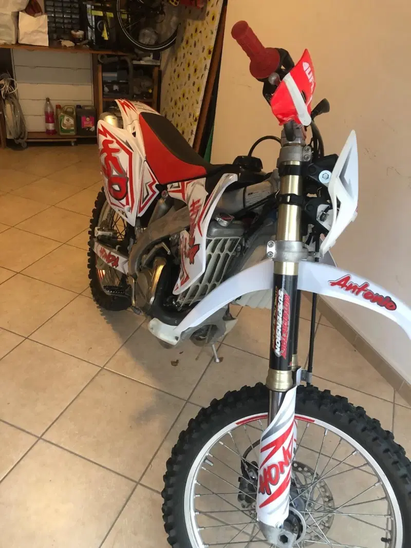 Honda CRF 450R (2006)