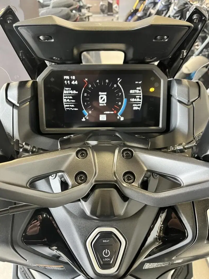Yamaha T-Max 560 Tech Max (2022 - 24) (3)