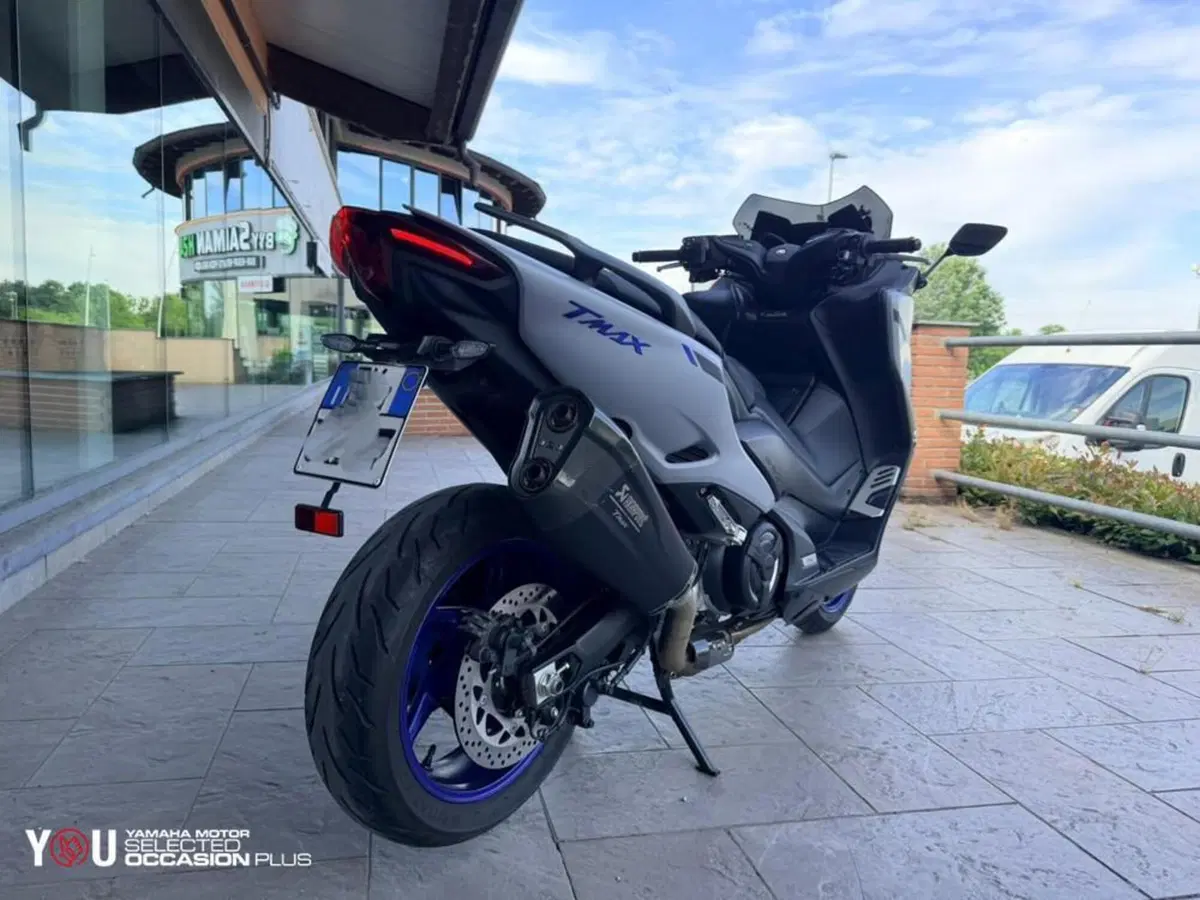 Yamaha T-Max 560 (2022 - 24) (3)