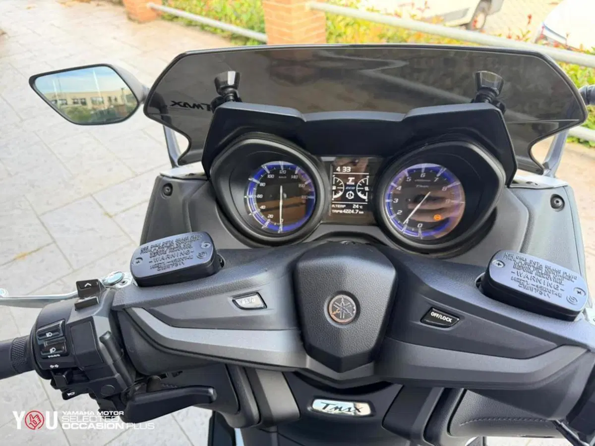 Yamaha T-Max 560 (2022 - 24) (6)