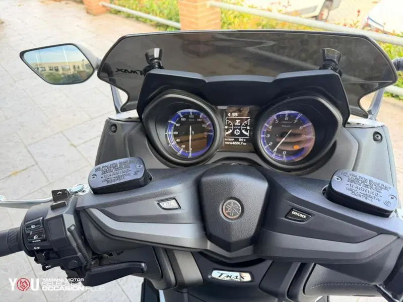 Yamaha T-Max 560 (2022 - 24) (6)
