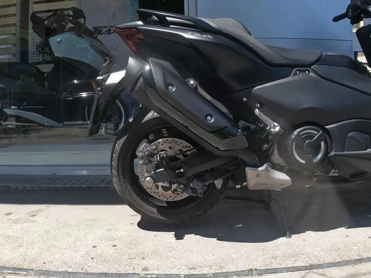 Yamaha T-Max 560 (2022 - 24) (6)
