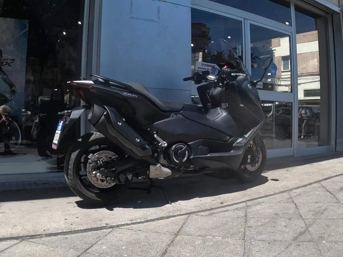 Yamaha T-Max 560 (2022 - 24) (7)