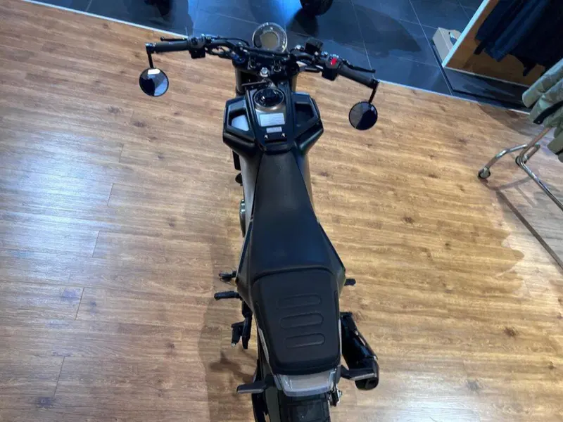Husqvarna Svartpilen 125 (2021 - 23) (7)