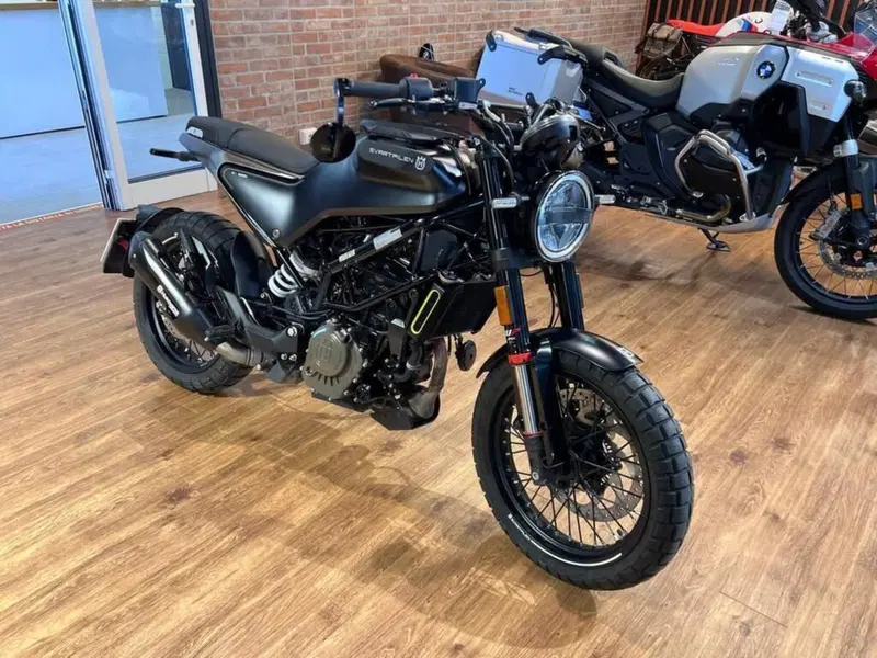 Husqvarna Svartpilen 125 (2021 - 23) (3)