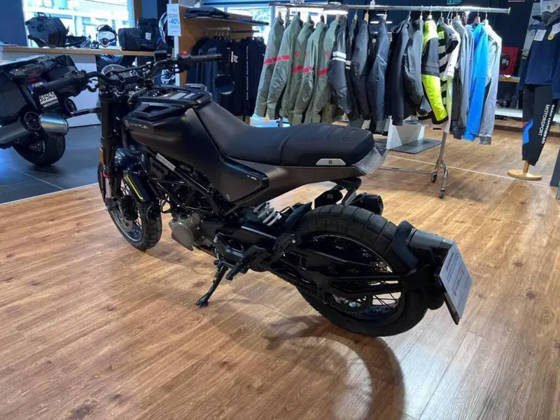 Husqvarna Svartpilen 125 (2021 - 23) (6)