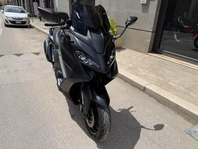 Yamaha T-Max 560 (2022 - 24) (3)
