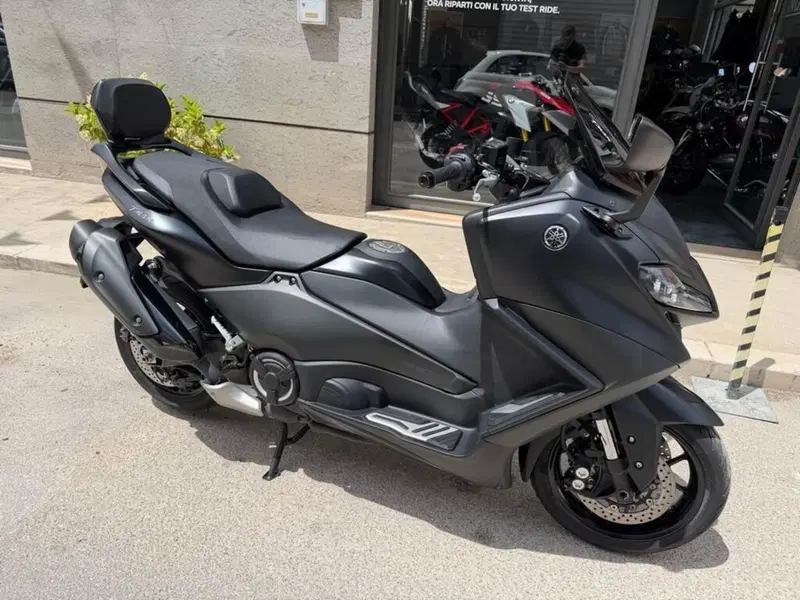 Yamaha T-Max 560 (2022 - 24) (4)