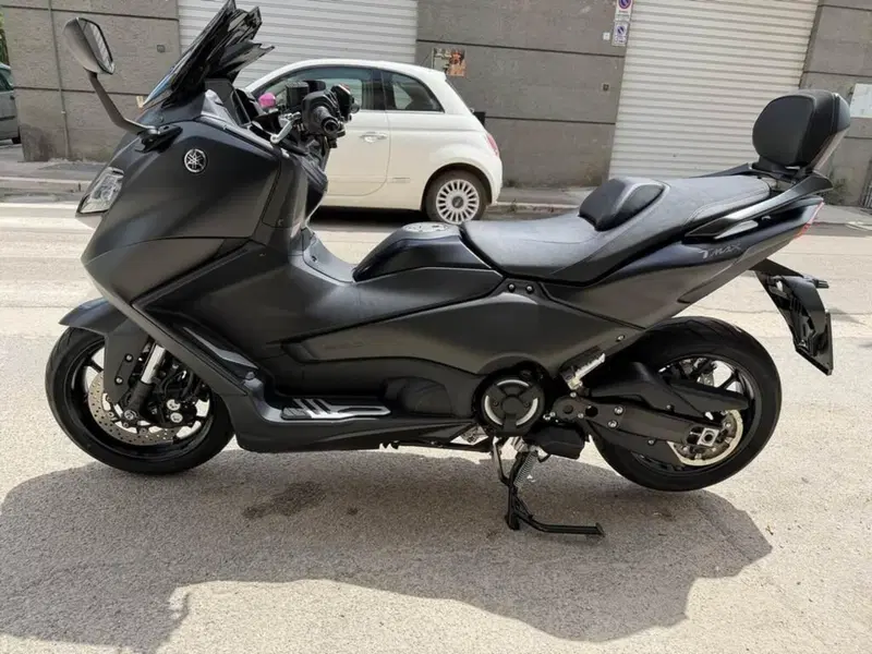 Yamaha T-Max 560 (2022 - 24) (6)