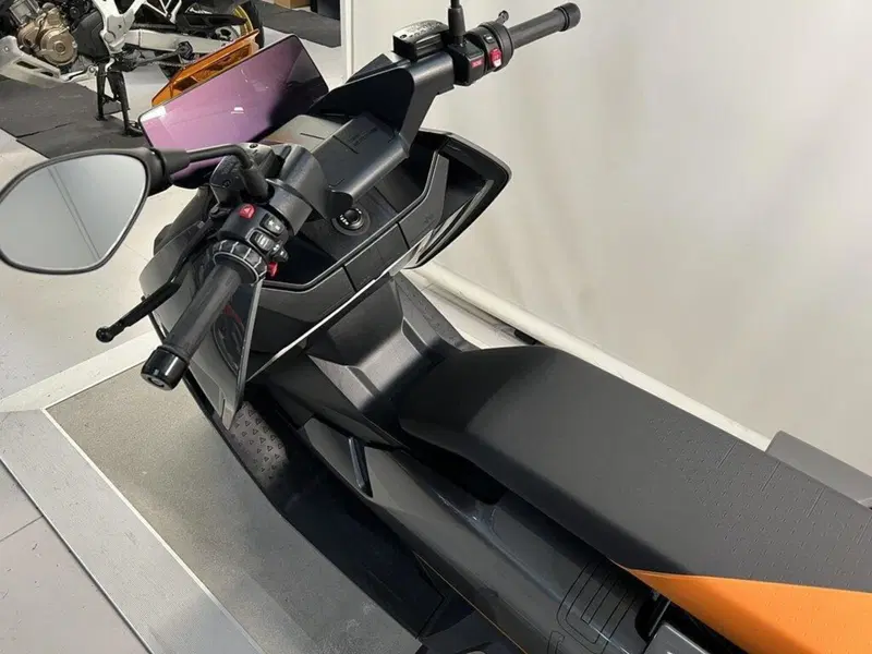 Bmw CE 04 (2021 - 25) (6)