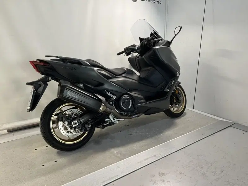 Yamaha T-Max 560 Tech Max (2021) (12)
