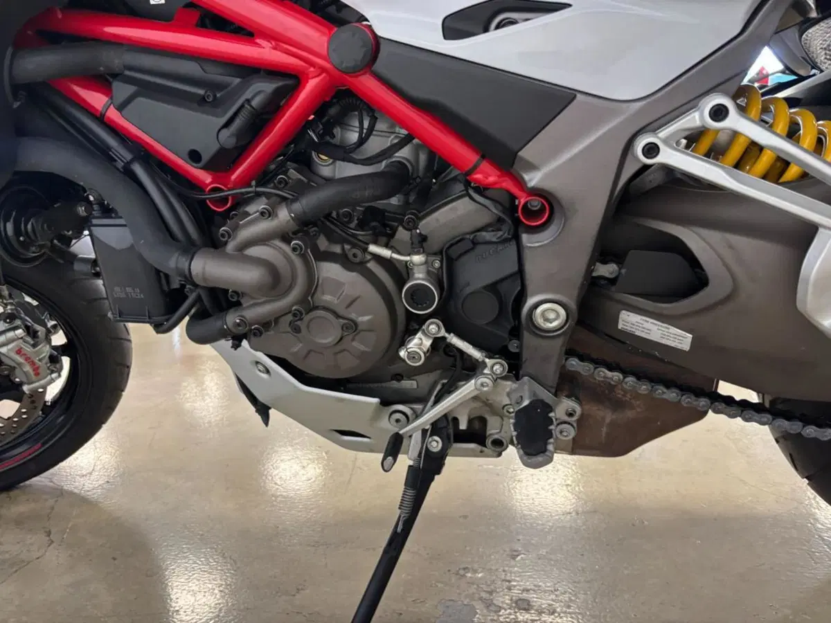 Ducati Multistrada 1200 S (2015 - 17) (12)