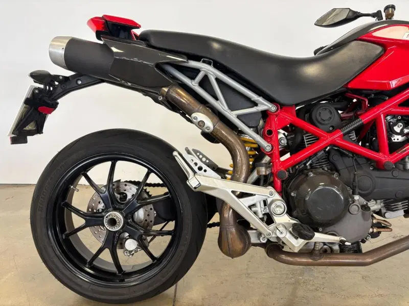 Ducati Hypermotard 1100 EVO (2010 - 12) (5)