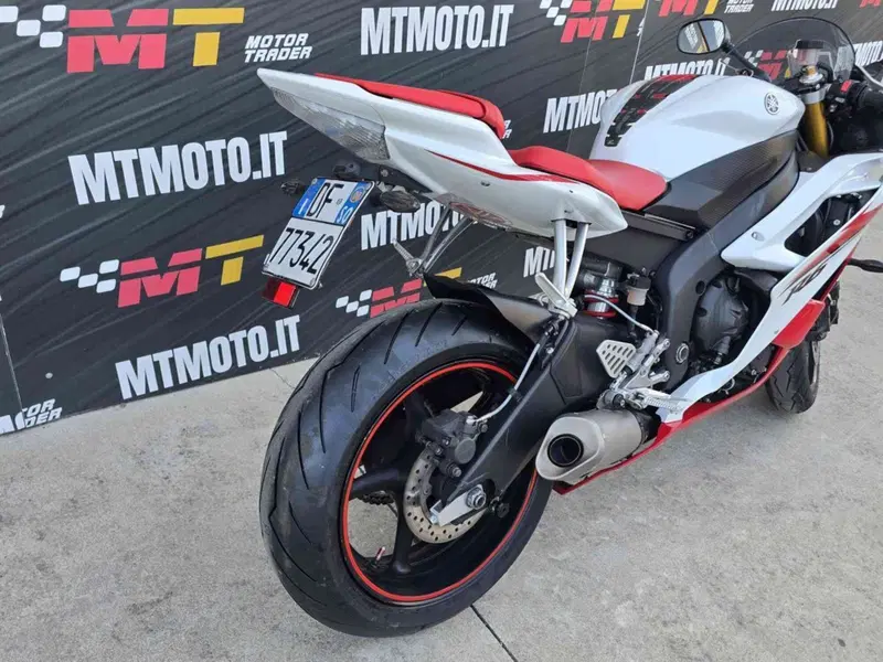 Yamaha YZF R6 (2006 - 07) (6)