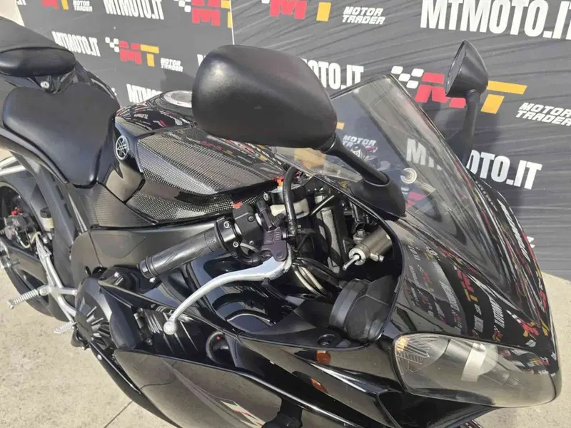Yamaha YZF R1 (2007 - 08) (19)