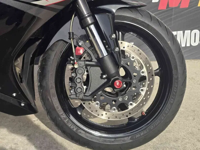 Yamaha YZF R1 (2007 - 08) (14)
