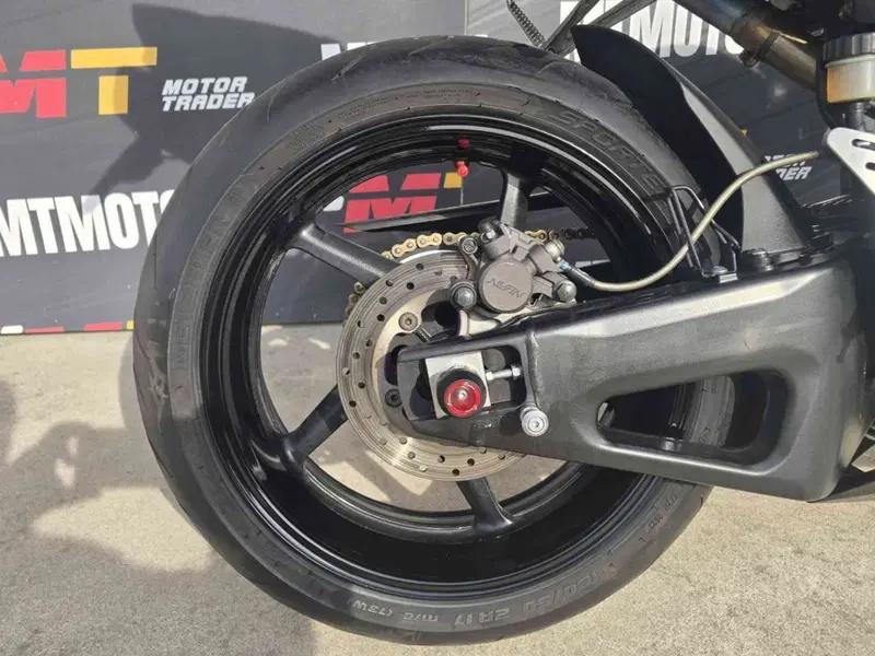 Yamaha YZF R1 (2007 - 08) (16)