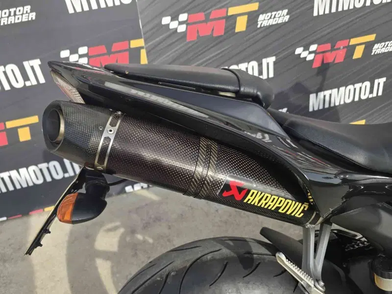 Yamaha YZF R1 (2007 - 08) (11)